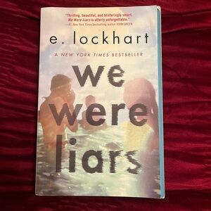 we were liars by E Lockhart
good condition, very minimal signs of use